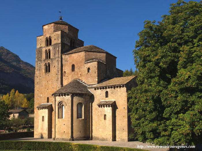 SANTA MARA, DE SANTA CRUZ DE LA SERS, VISTA NORESTE.